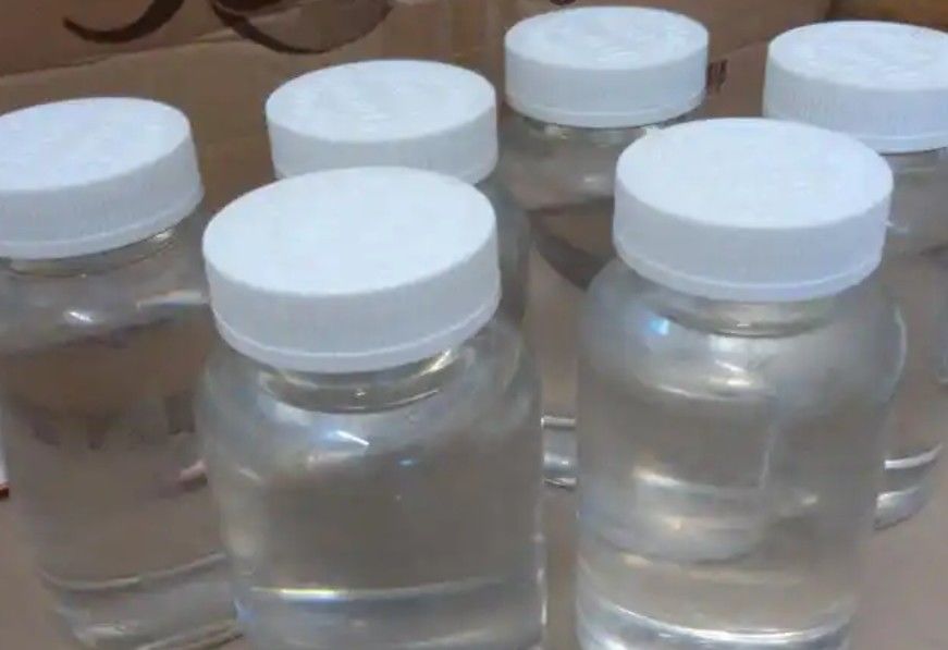 Содержание твердых веществ 79-85% метилированная меламин формальдегид смола растворимая в воде Гибкость до 2 мм Подходит для покрытий и клеев